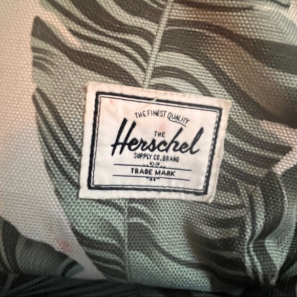 The Herschel Supply Co. Brand 26L Settlement Backpack Silver Birch Palm Green - Picture 5 of 6